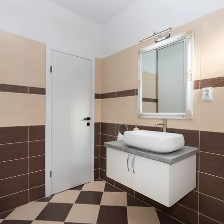 Apartman Azuris - Modern Sea View Apartment, Steps From The Center And