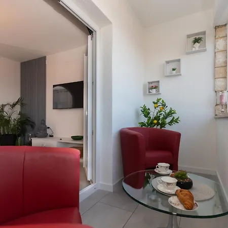 Azuris - Modern Sea View Apartment, Steps From The Center And Apartman *