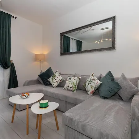 Azuris - Modern Sea View Apartment, Steps From The Center And Apartman