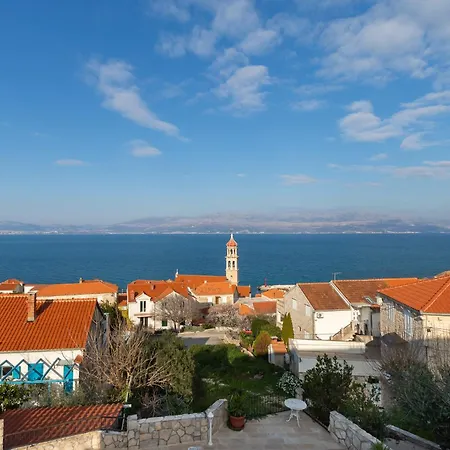 Azuris - Modern Sea View Apartment, Steps From The Center And Apartman Sutivan