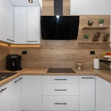 Apartman Azuris - Modern Sea View Apartment, Steps From The Center And