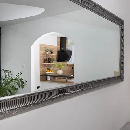 Azuris - Modern Sea View Apartment, Steps From The Center And * Sutivan