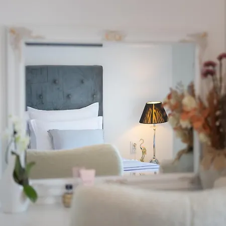 Apartman Azuris - Modern Sea View Apartment, Steps From The Center And