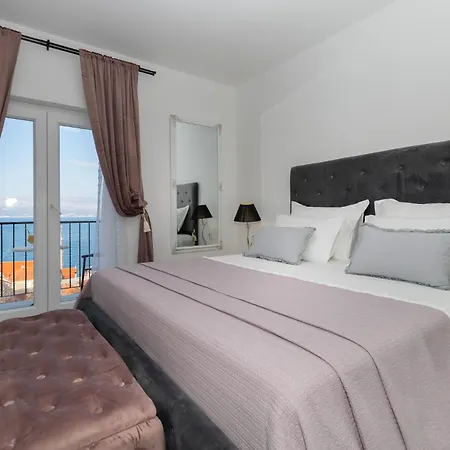 Azuris - Modern Sea View Apartment, Steps From The Center And Apartman Sutivan