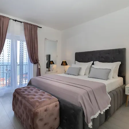 Apartman Azuris - Modern Sea View Apartment, Steps From The Center And Sutivan