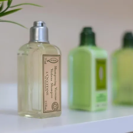 Azuris - Modern Sea View Apartment, Steps From The Center And