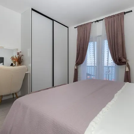 Apartman Azuris - Modern Sea View Apartment, Steps From The Center And Sutivan